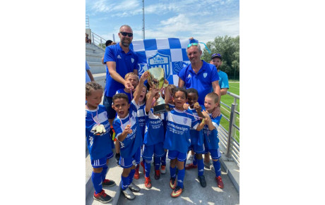 LES U6 VAINQUEUR DE LA &quot;COUPE DE FRANCE&quot; A ROUSSET